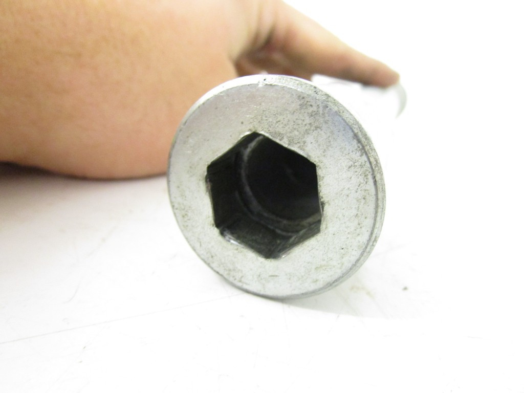 01 Kawasaki Ninja ZX6R J Front Axle Wheel Bolt 41068-1426